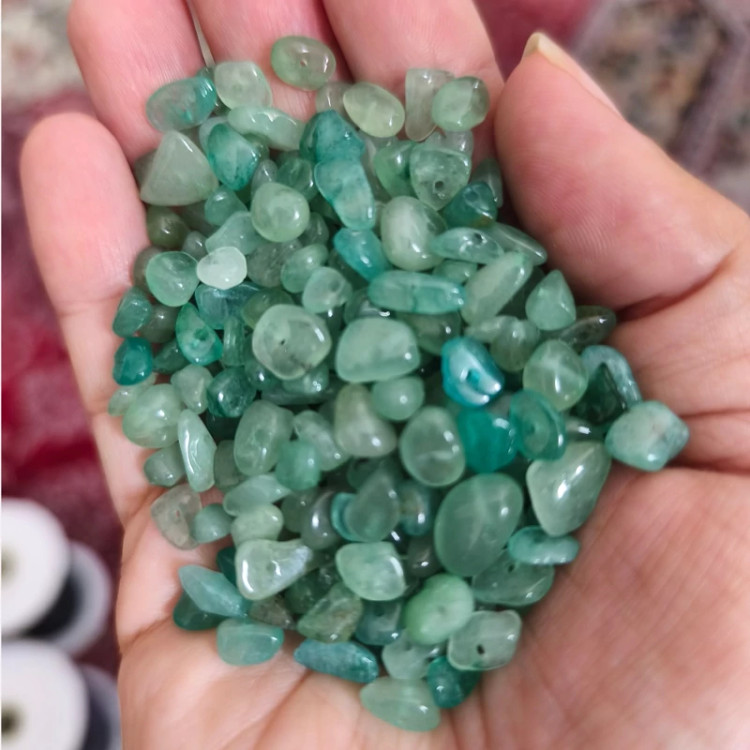مهره سنگ آونتورین سبز چیپسی سوراخ دار سنگ اصل درجه یک تراش نخورده راف سنگ طبیعی