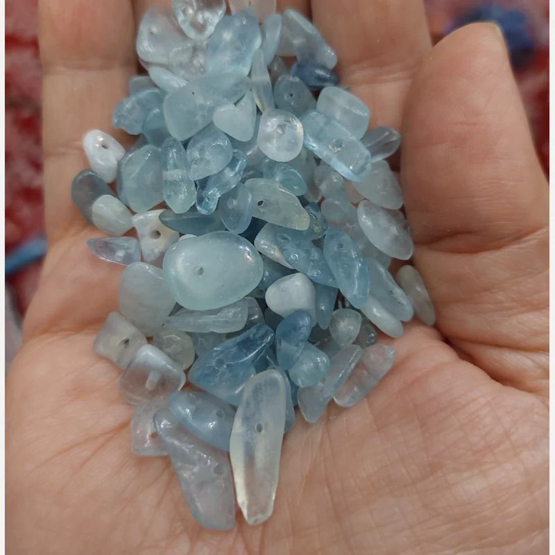 مهره سنگ آکوامارین چیپسی تراش نخورده دفرمه راف  سنگ اصل طبیعی