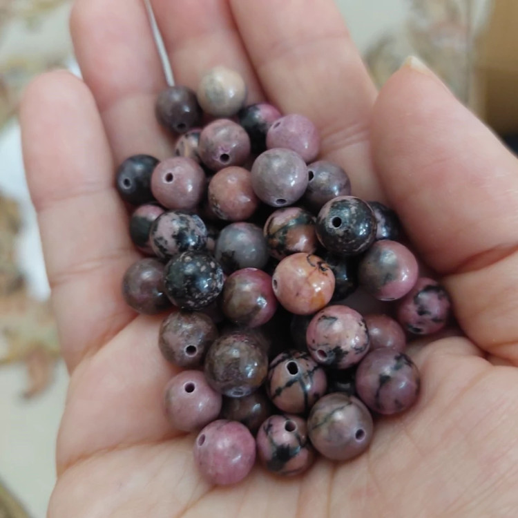 مهره سنگ رودونیت سایز 8 سوراخ دار سنگ طبیعی اصل گوی