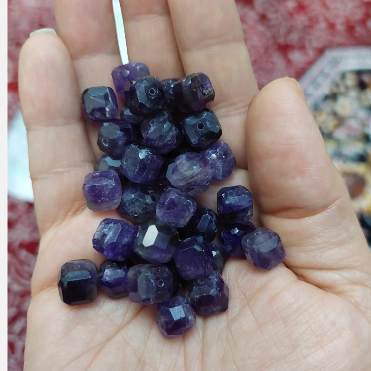 مهره سنگ آمیتیست باکسی مربعی سایز 10 سوراخ دار سنگ اصل طبیعی