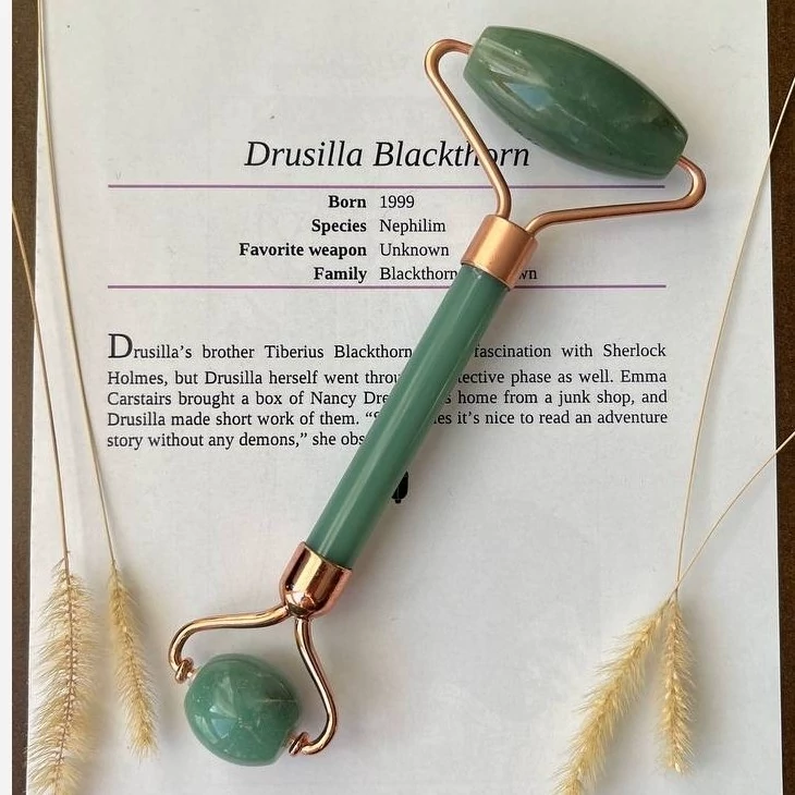 جیدرولر  سنگ آونتورین اصل ماساژ ور صورت و گردن مناسب لیفت و ماساژ صورت و گردن