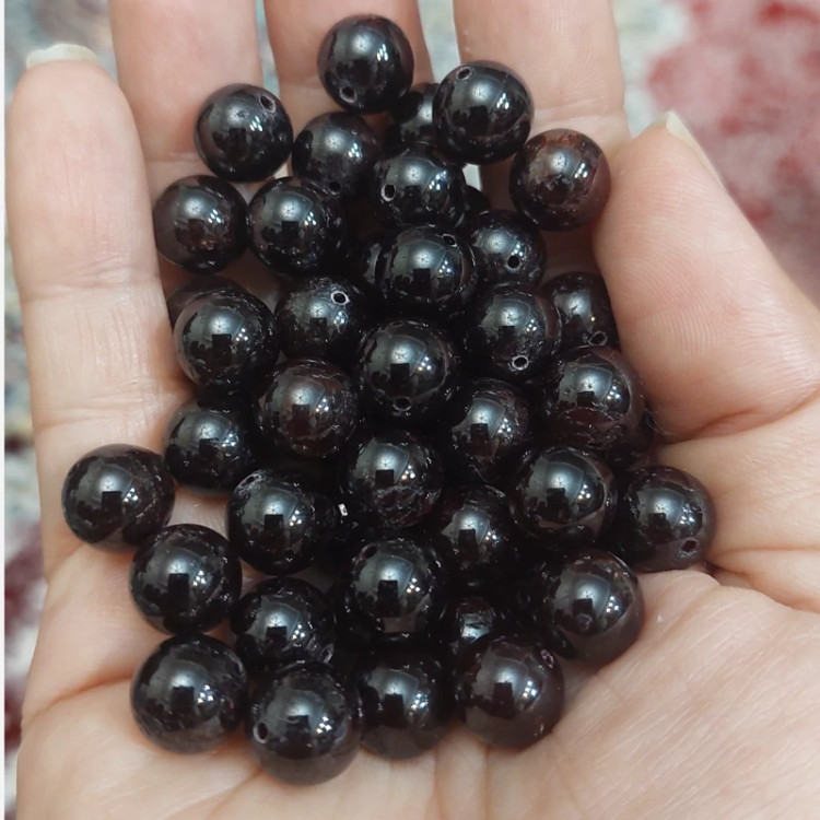 مهره سنگ گارنت سایز 10 سوراخ دار اصل طبیعی