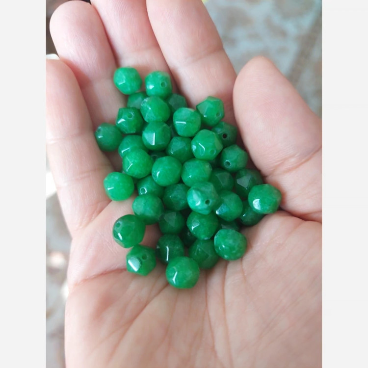 مهره جید سبز تراش استار وارداتی سایز 8 سنگ اصل طبیعی گوی دوطرف سوراخ دار