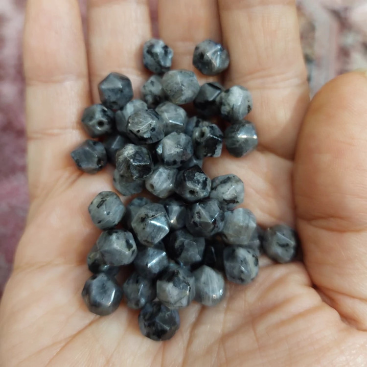 مهره سنگ لاروکیت تراش استار سوراخ دار سنگ اصل سرپنتین طوسی دودی