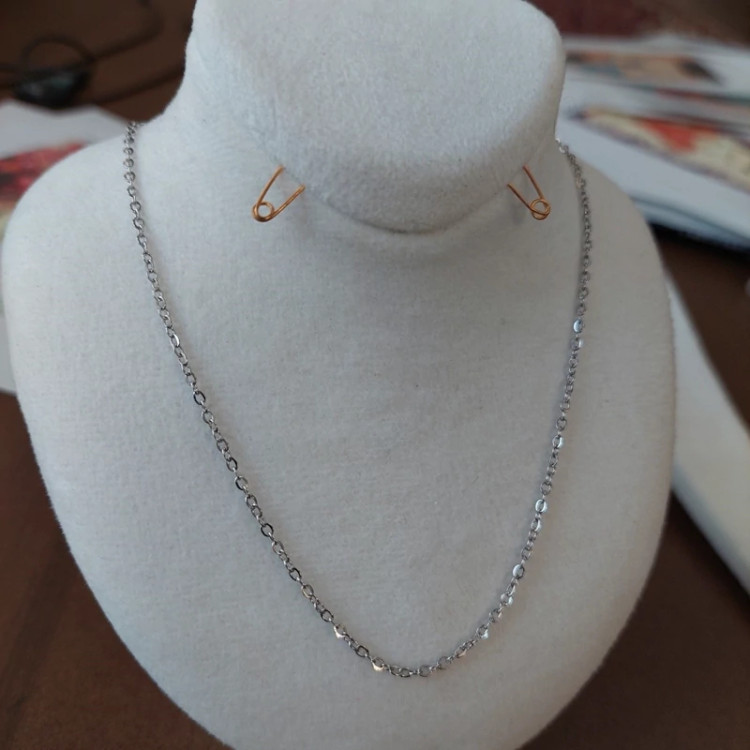 گردنبندسنگ کریستال کوارتز مدل ماه کوارتز شفاف مدال آویز سنگ اصل به همراه زنجیر استیل رنگ ثابت