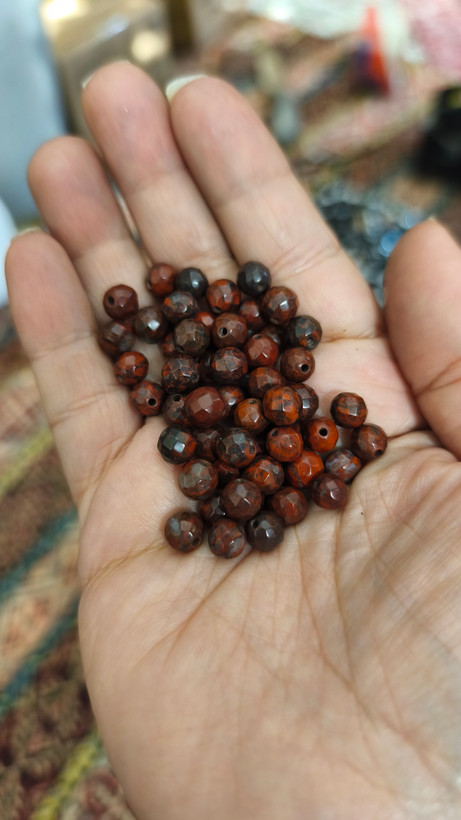 مهره سنگ جاسپر قرمز تراش استار سایز6سنگ اصل طبیعی سوراخ دار