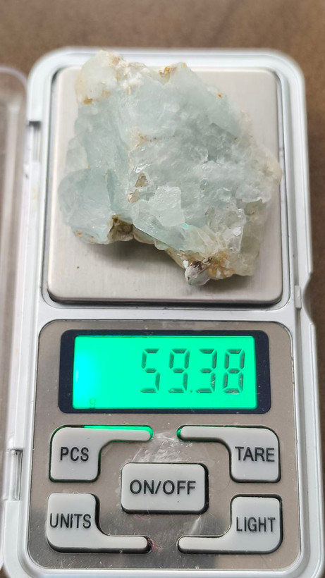 سنگ آکوامارین تراش نخورده ۵۹گرم اصل طبیعی راف کلکسیونی