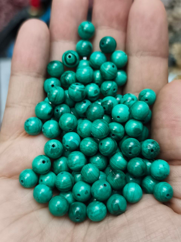 مهره سنگ مالاکیت سایز ۶اصل کنگو سوراخ دار طبیعی