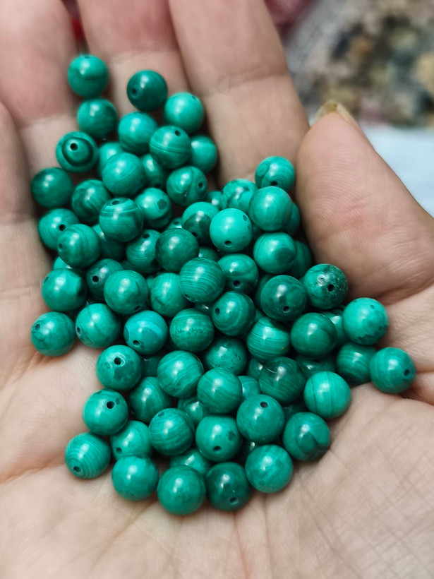 مهره سنگ مالاکیت سایز ۶اصل کنگو سوراخ دار طبیعی