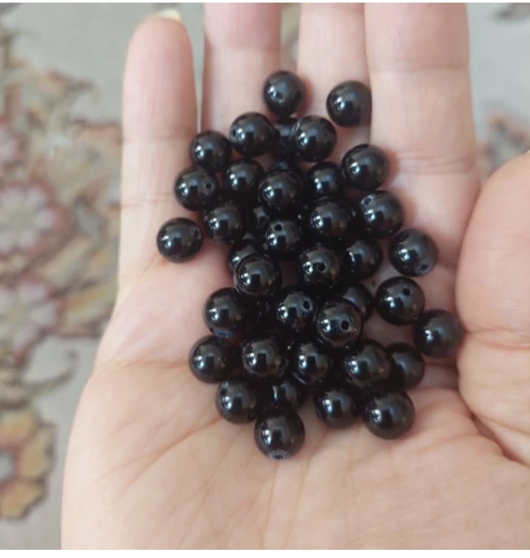مهره سنگ تورمالین سیاه ۸میل اصل معدنی سوراخ دار