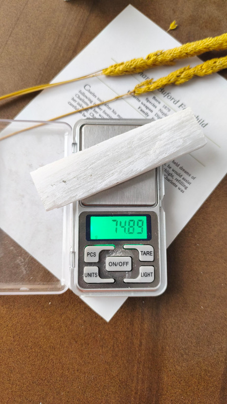 شمش سنگ سلنایت مراکش 74گرم سنگ اصل معدنی طبیعی