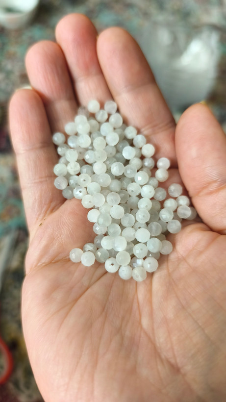 مهره سنگ مون استون 4میل تراش جواهری اصل معدنی سوراخ دار سنگ ماه