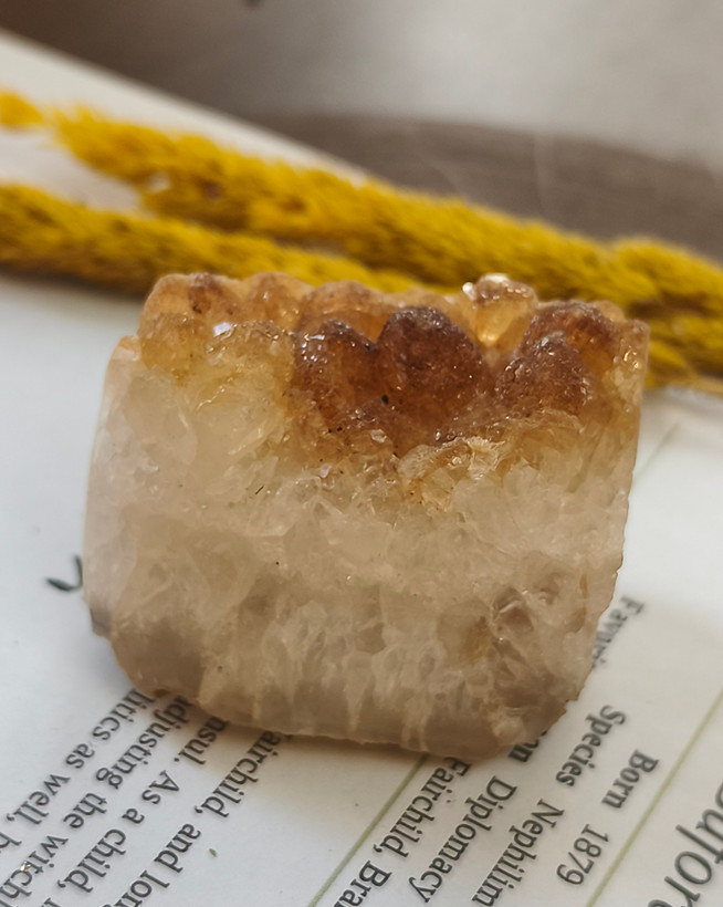 سنگ ژئود سیترین ۱۰۰گرم راف تراش نخورده اصل معدنی کلکسیونی
