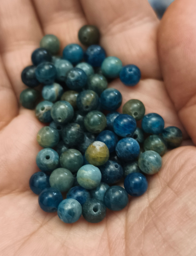 مهره سنگ آپاتیت ۵میل اصل معدنی سوراخ دار