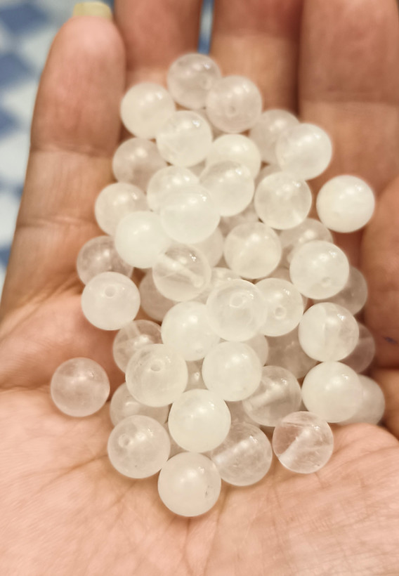 مهره سنگ کریستال کوارتز شیری سایز ۸کوارتز یخی سوراخ دار اصل معدنی