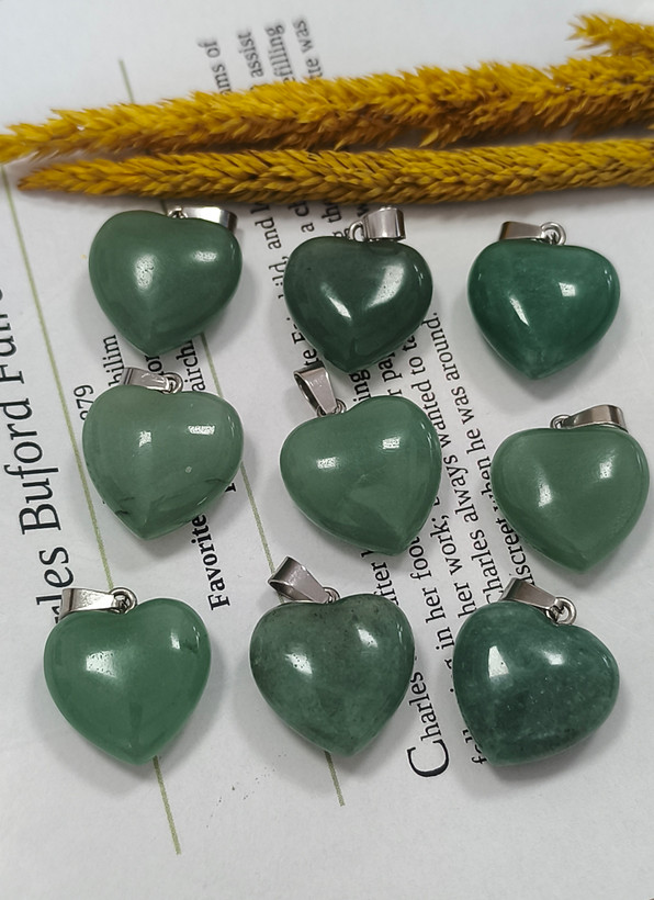 گردنبند سنگ آونتورین سبز قلبی تپل ۲سانت به همراه زنجیر استیل