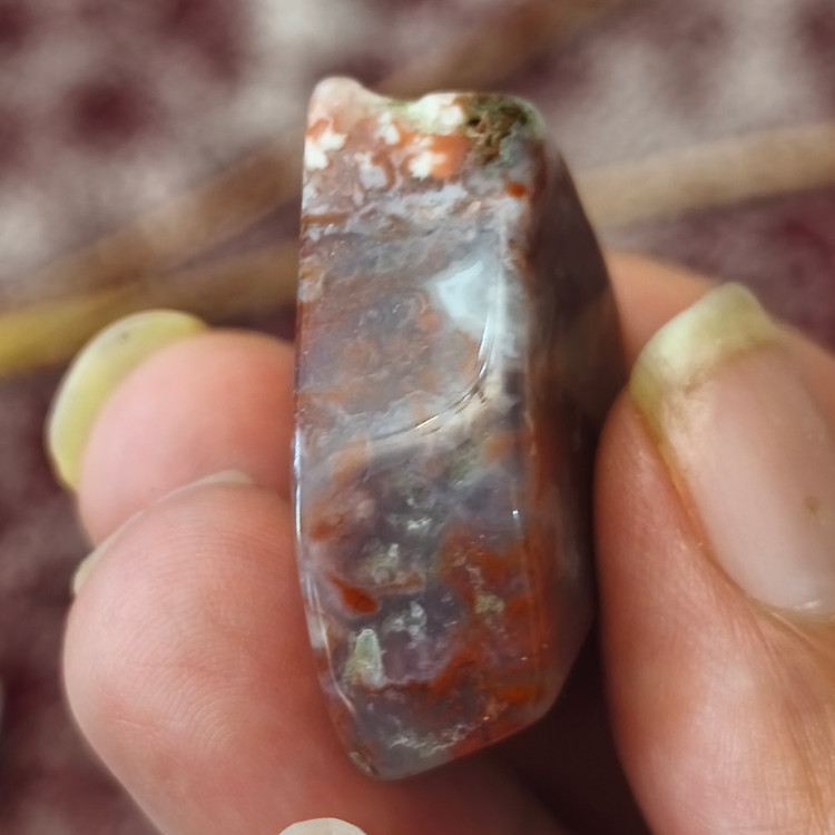 سنگ عقیق خزه ای تراش خورده ۱۲.۵۷ گرم اصل معدنی طبیعی