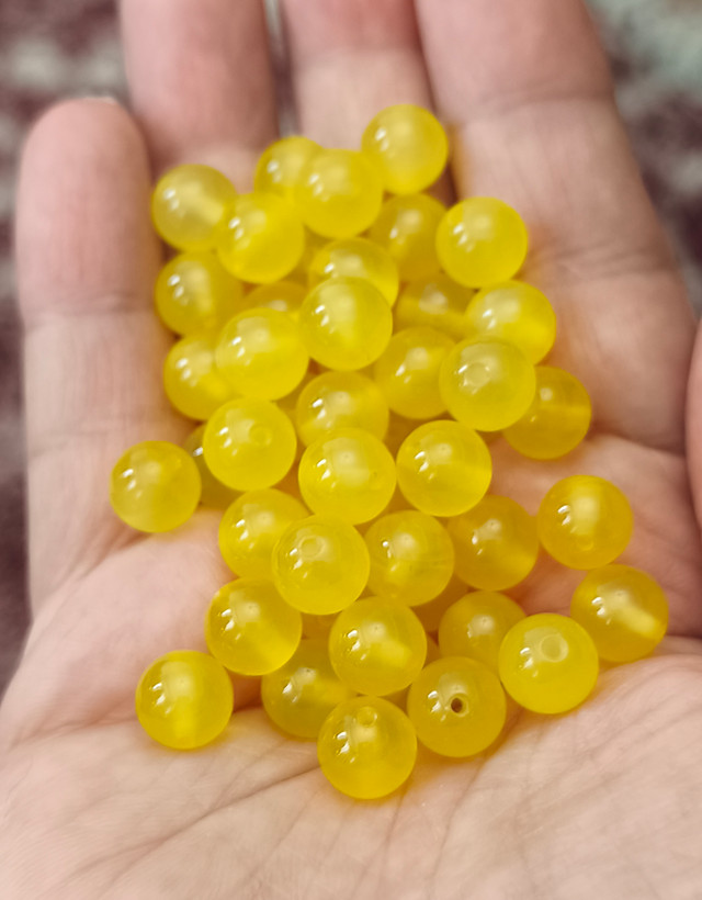 مهره سنگ عقیق زرد ۸میل درجه یک اصل معدنی سوراخ دار