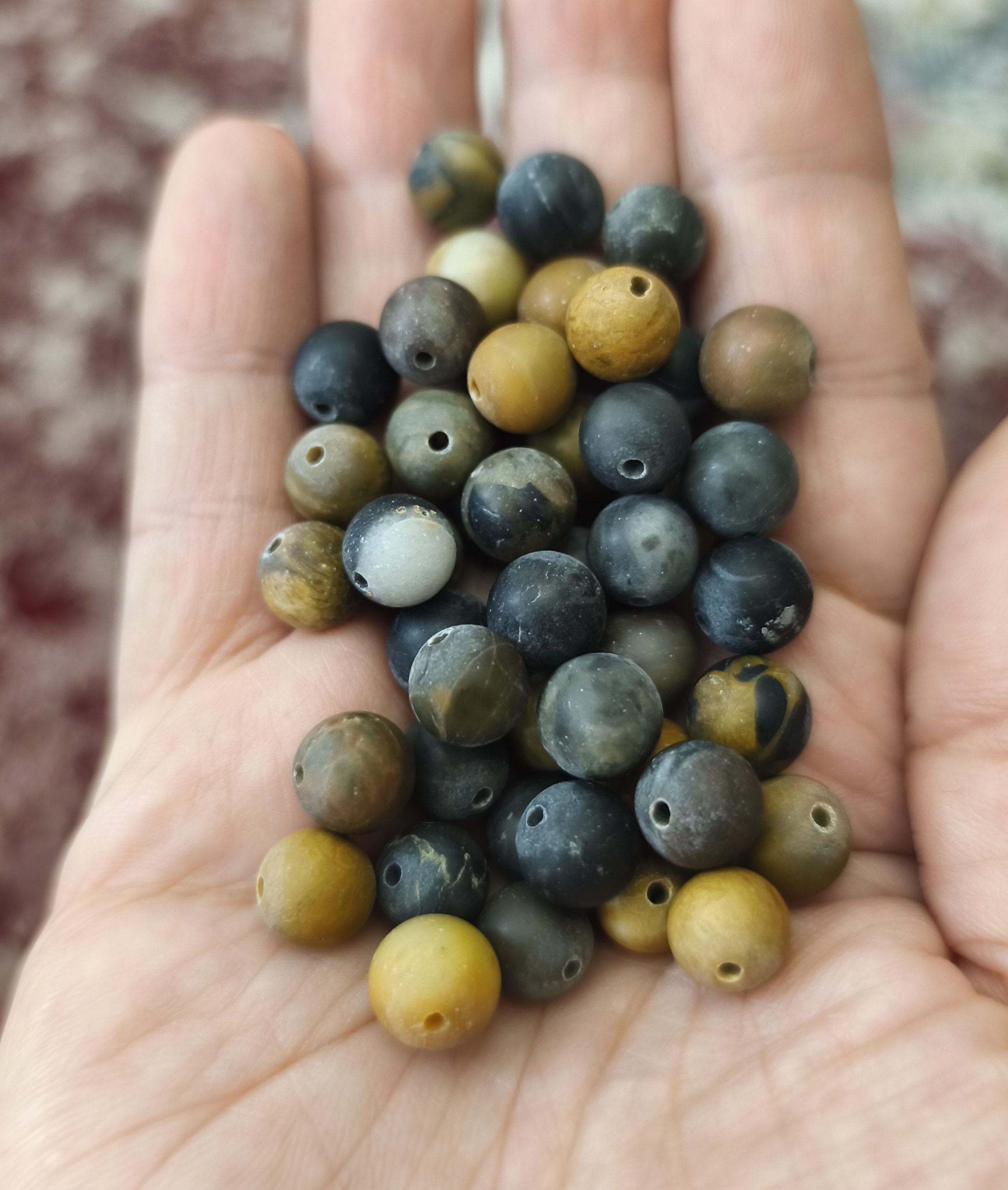 مهره جاسپر مالیکانو ۸میل اصل معدنی یوراخ دار