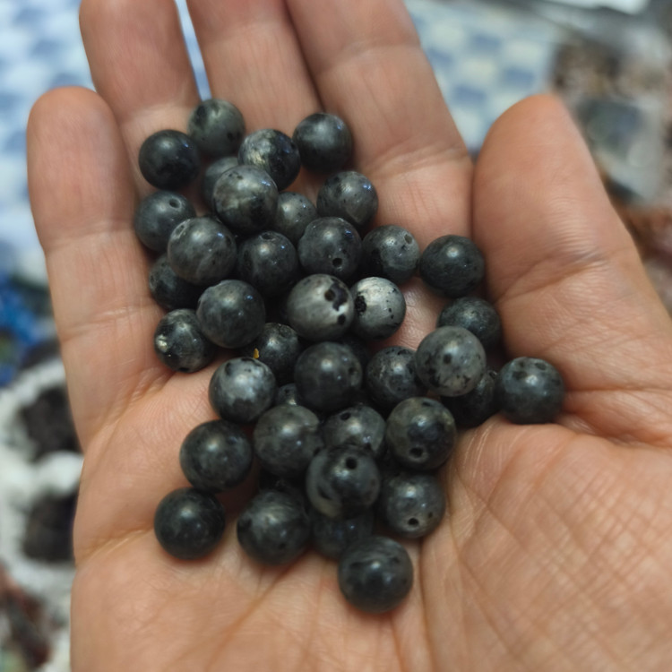 مهره سنگ لاروکیت ۸میل اصل معدنی سوراخ دار