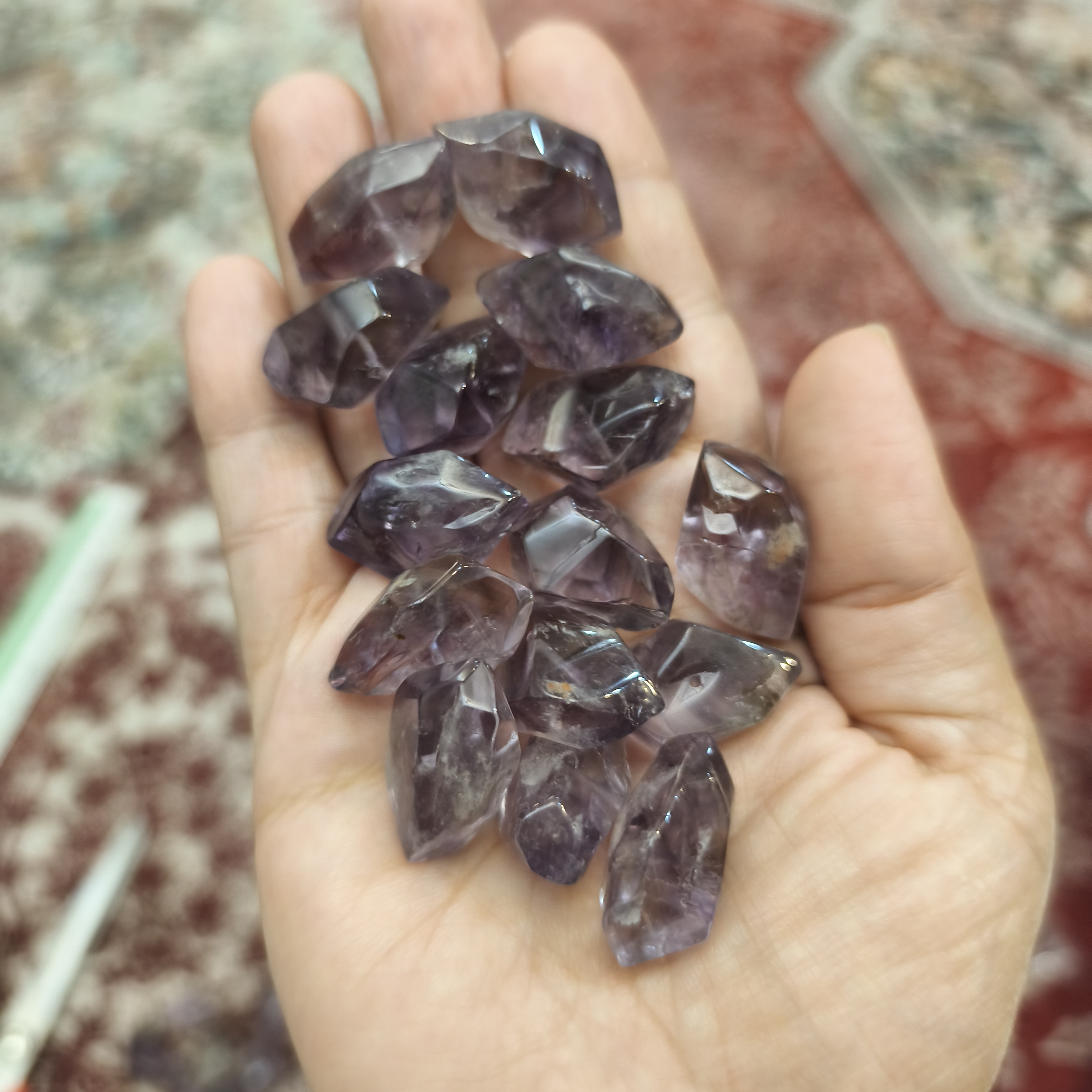 مهره بلور آمیتیست برزیلی دو‌طرف سوراخ دار اصل معدنی راف تراش نخورده
