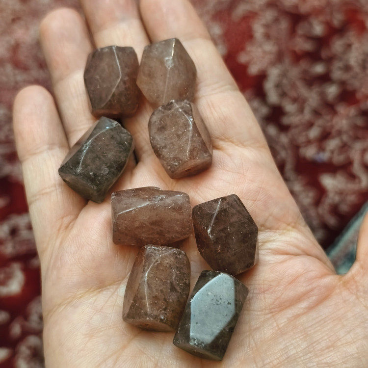 مهره چری کوارتز تراش چهاروجهی اصل معدنی سوراخ داراسترابری کوارتز توت فرنگی