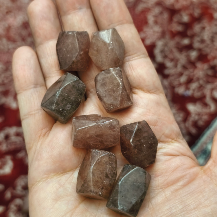 مهره چری کوارتز تراش چهاروجهی اصل معدنی سوراخ داراسترابری کوارتز توت فرنگی
