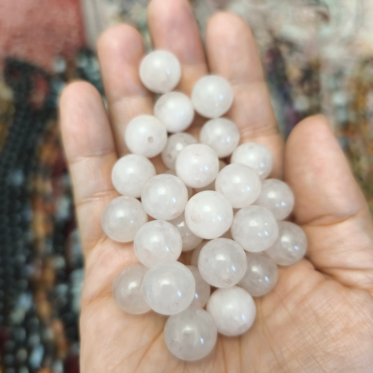 مهره رزکوارتز ماداگاسکار 12میل اصل معدنی سوراخ دار
