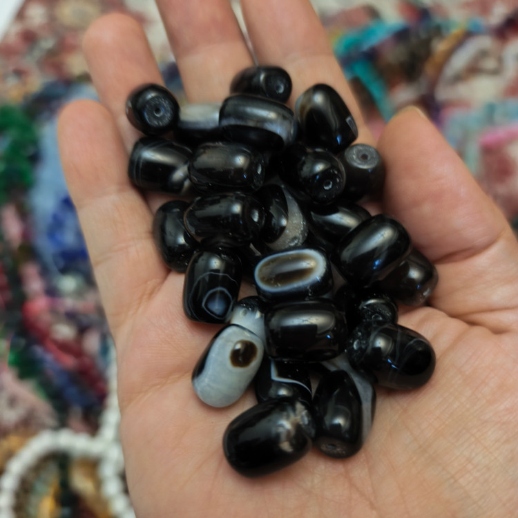 مهره عقیق سیاه استوانه ای اصل معدنی سوراخ دار