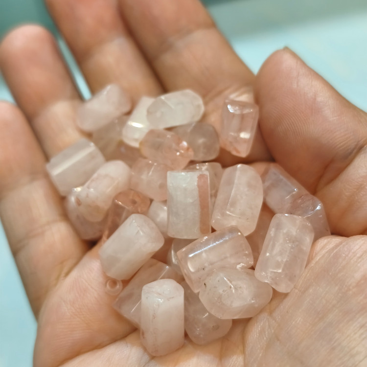 مهره سنگ رزکوارتز استوانه ای تراش نامنظم سوراخ دار اصل درجه یک مهره
