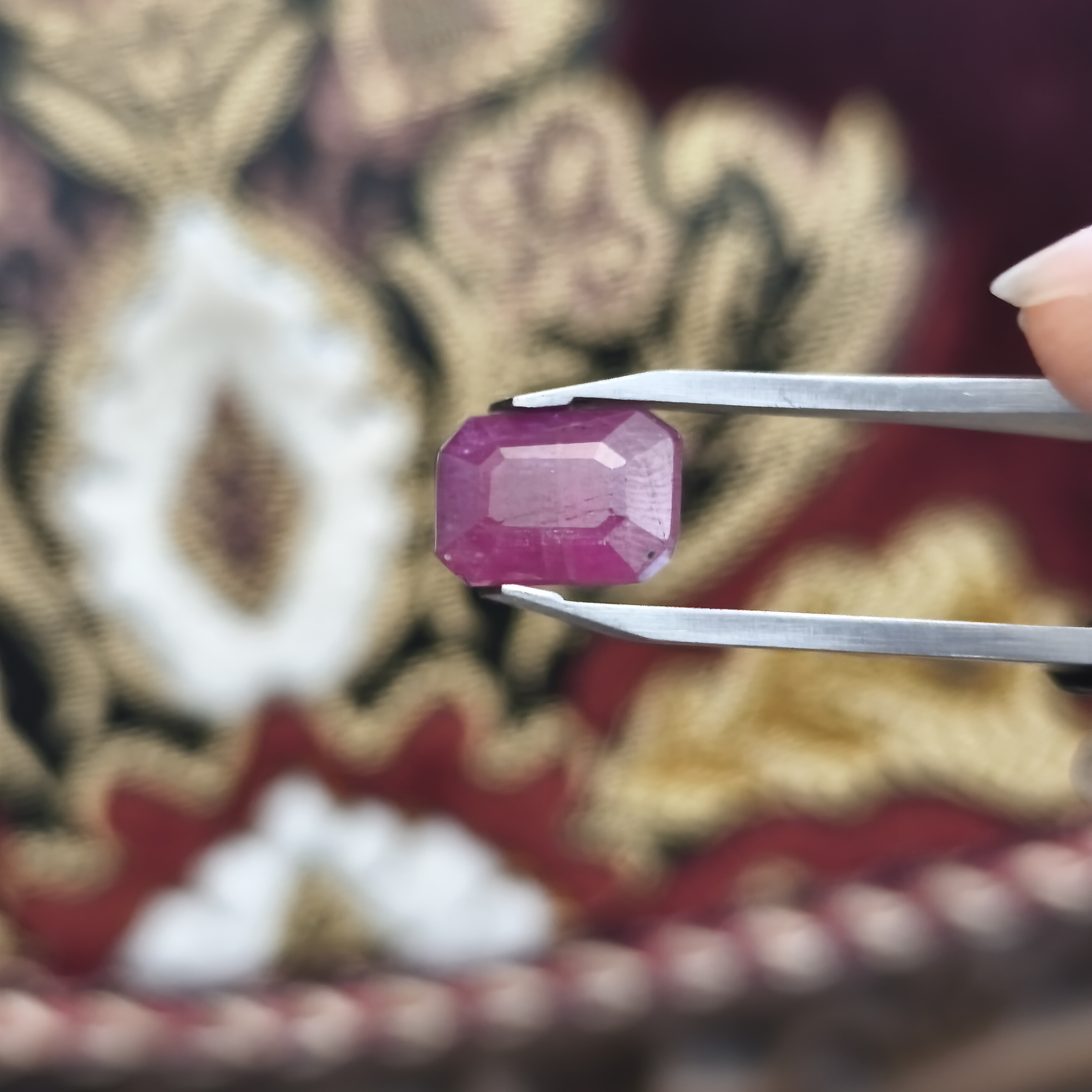 نگین یاقوت سرخ آفریقایی ۵.۴ قیراط اصل طبیعی