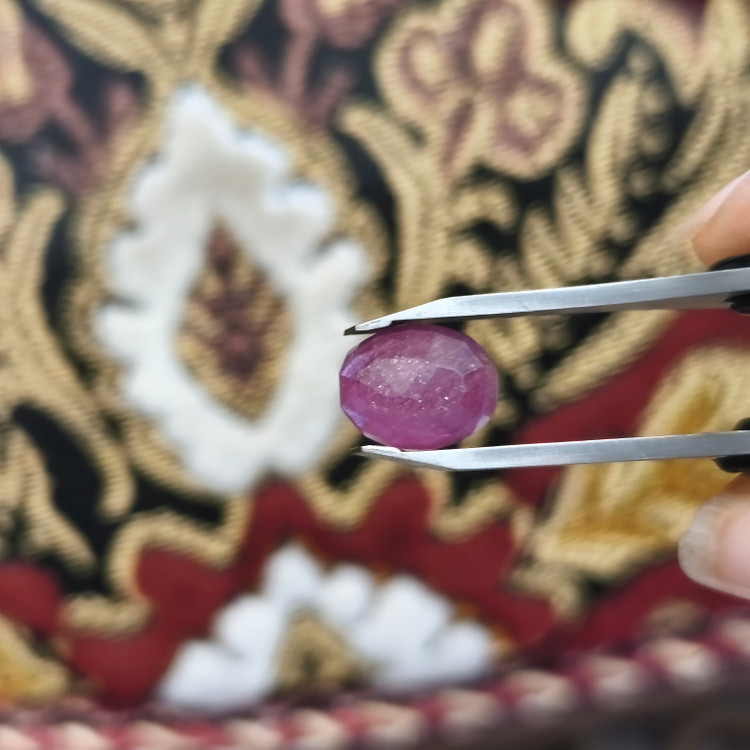 نگین یاقوت سرخ آفریقایی ۶.۲قیراط اصل طبیعی