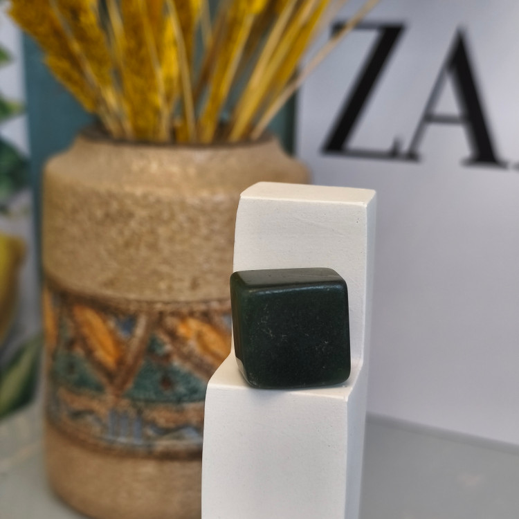 تامبل سنگ یشم افغان ۱۴.۲۱گرم اصل معدنی