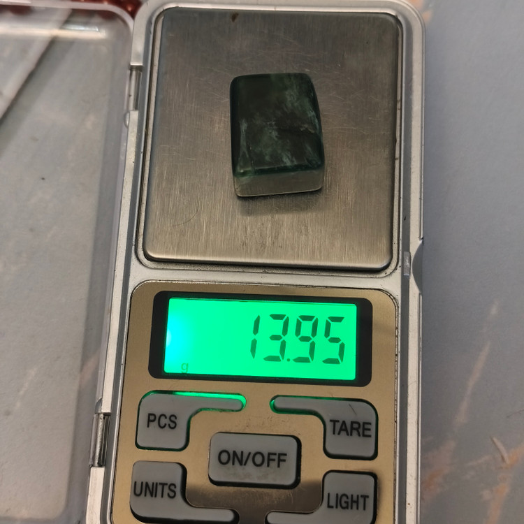 تامبل سنگ یشم افغان 13,95گرم اصل معدنی کلکسیونی