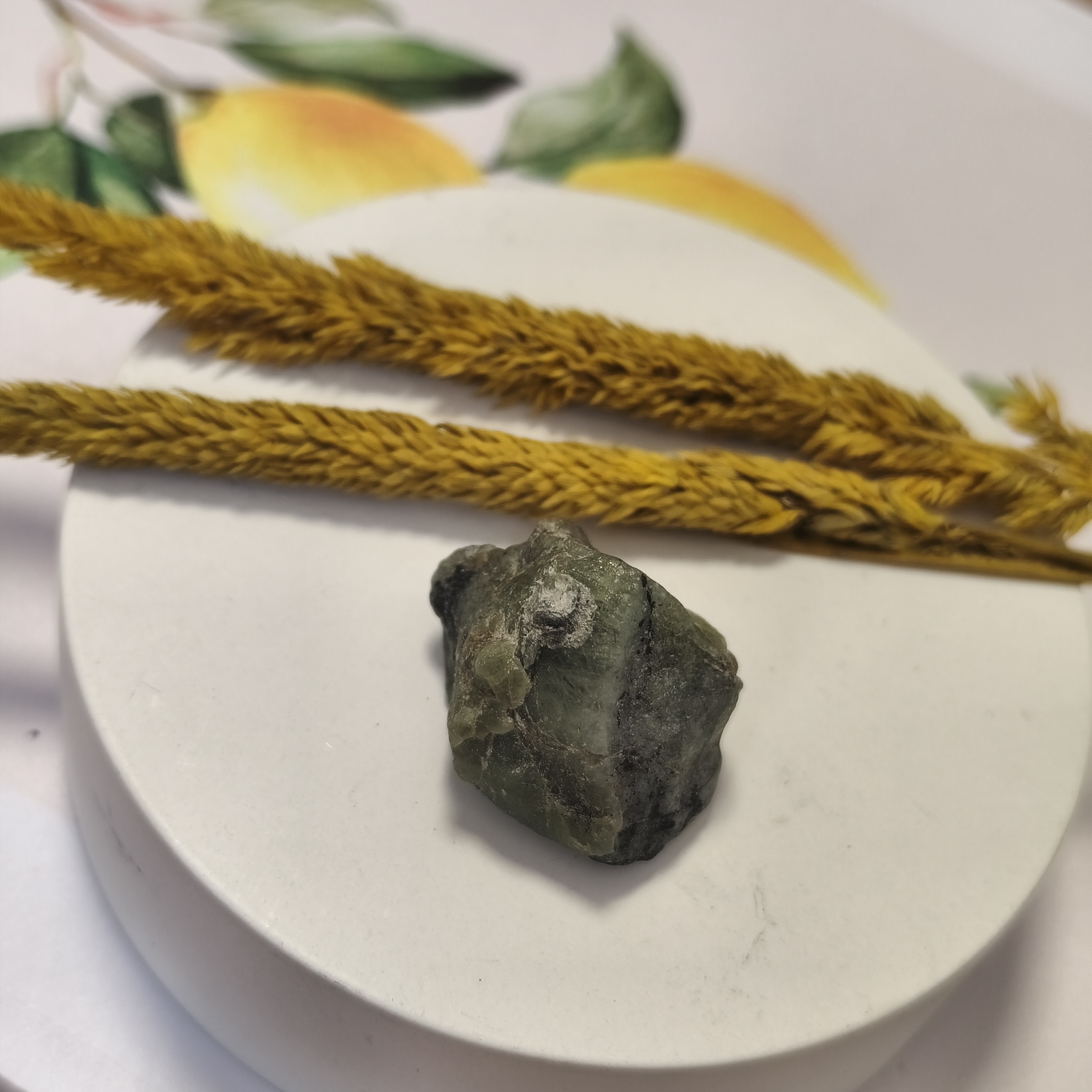 سنگ زبرجد افغان تراش نخورده ۲۰.۱۱گرم راف اصل طبیعی