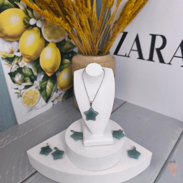 گردنبندسنگ آونتورین سبز ستاره ای سنگ اصل معدنی به همراه زنجیراستیل