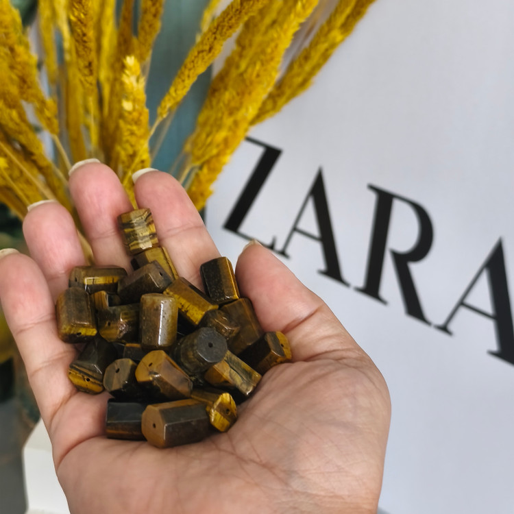 مهره سنگ چشم ببر استوانه ای سوراخ دار درجه یک سنگ سایز درشت