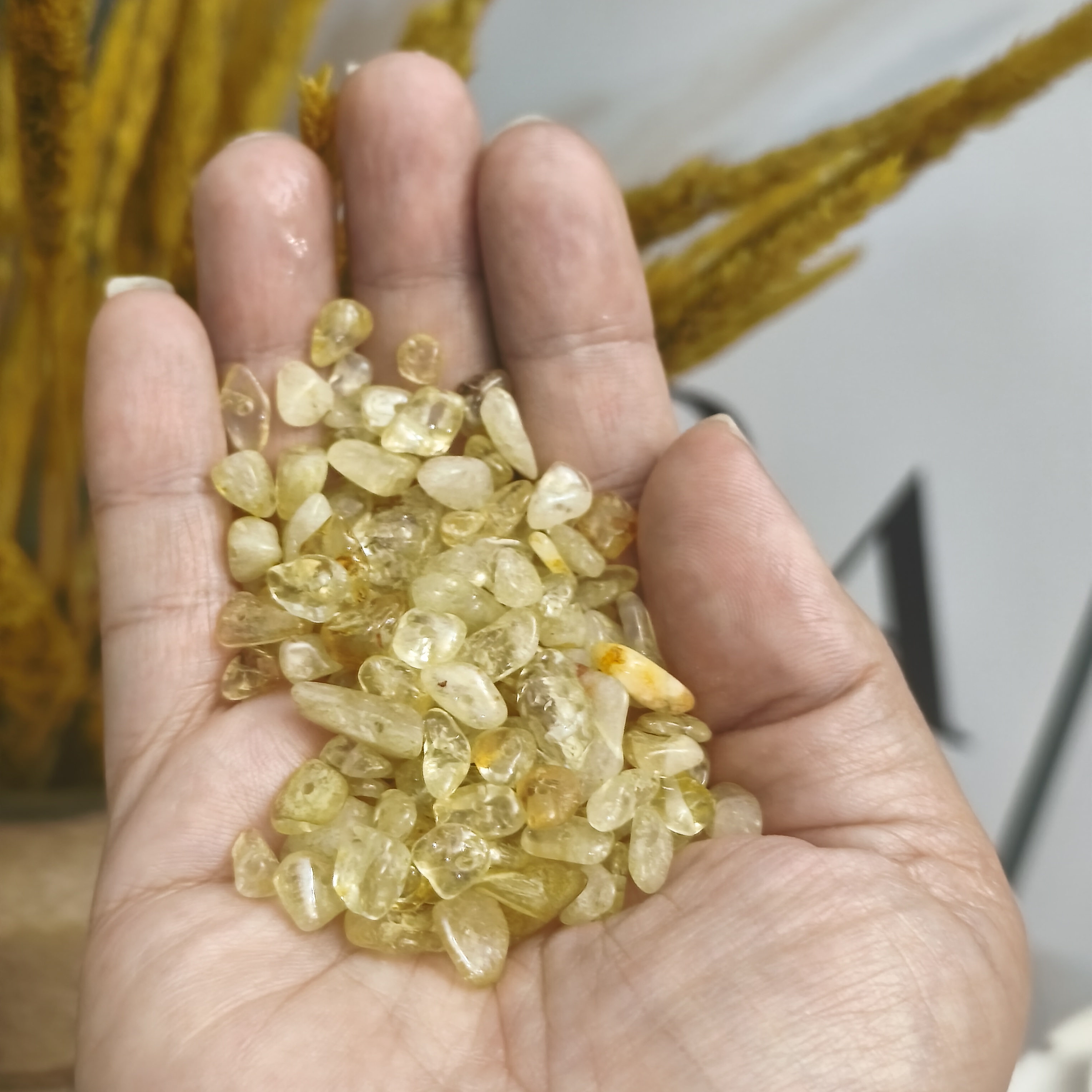 مهره سنگ سیترین چیپسی برزیلی دفرمه تراش نخورده سنگ اصل درجه یک