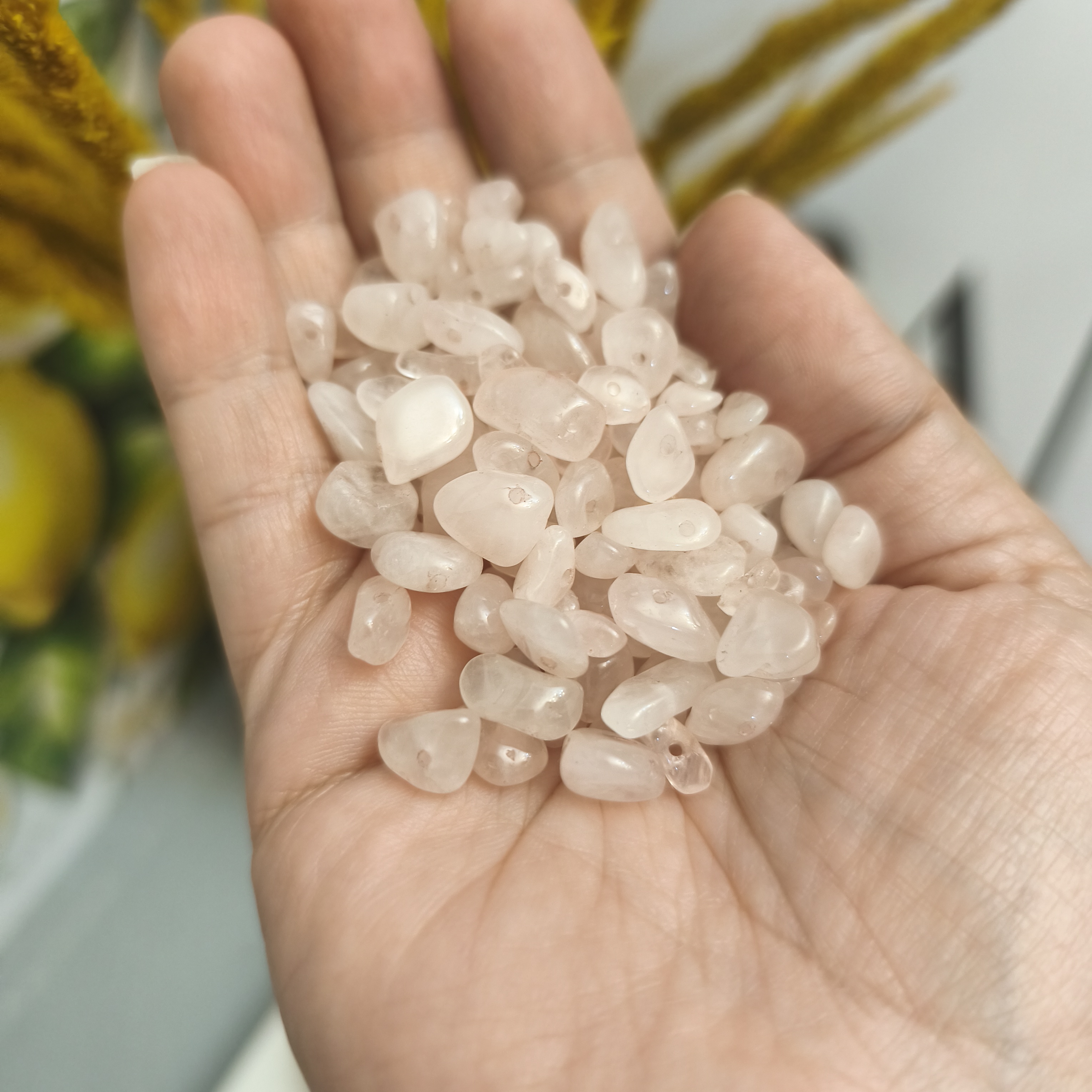 مهره سنگ رزکوارتز چیپسی درجه یک طبیعی سوراخ دار معدنی