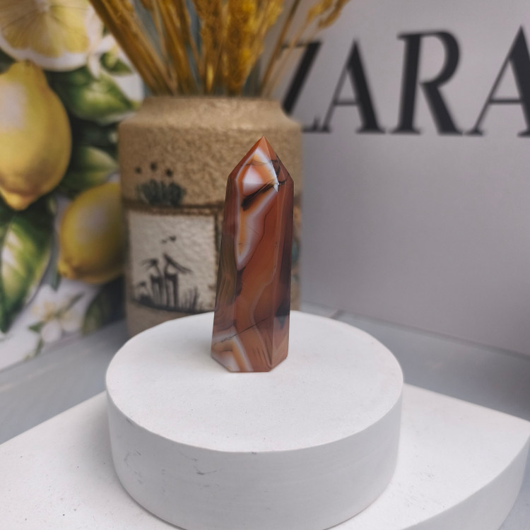 منشور سنگ عقیق سلیمانی۵۵.۹۶گرم اصل معدنی با طرح و نقش بسیار جذاب